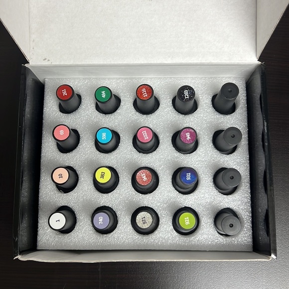 Mobray Gel Nail Polish Set - 20 piece Set - 16 different colors - Picture 4 of 8